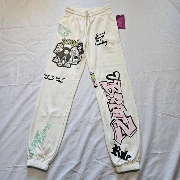 Bratz Graphic Hoodie and Joggers Set White Size XS - Picture 7 of 12